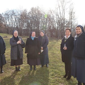 Einige Barmherzige Schwestern besuchen Sr. Maria in Dobl.